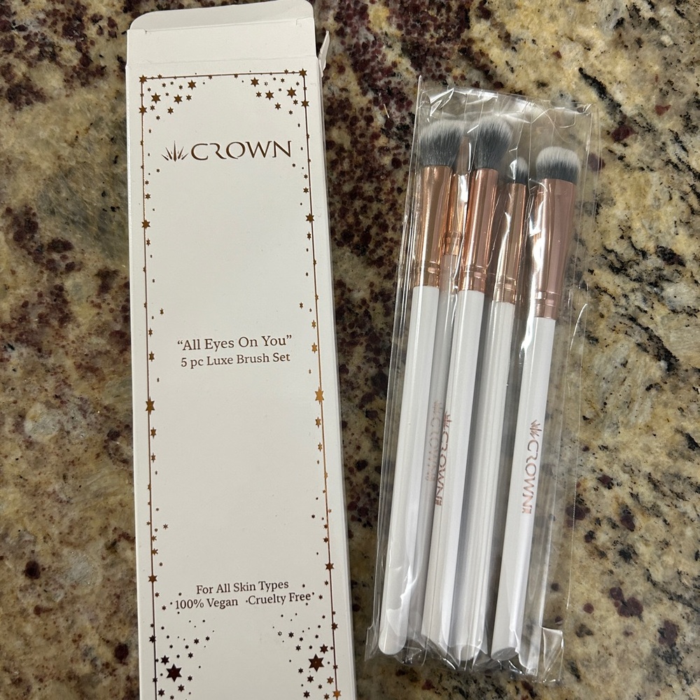 *Crown pro 5 piece brush set.                               *Brand new